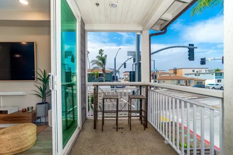 $1,499,000 | 807 Santa Barbara Place, San Diego, CA 92109
