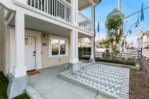 $1,499,000 | 807 Santa Barbara Place, San Diego, CA 92109