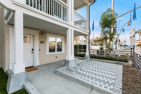 $1,499,000 | 807 Santa Barbara Place, San Diego, CA 92109