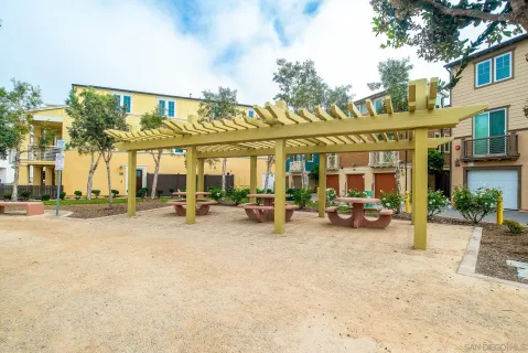 $1,499,000 | 807 Santa Barbara Place, San Diego, CA 92109