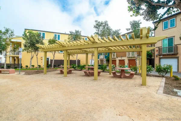 $1,499,000 | 807 Santa Barbara Place, San Diego, CA 92109