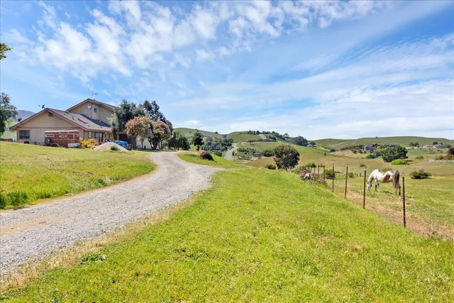 $1,175,000 | 115 McCary Drive, Hollister, CA 95023