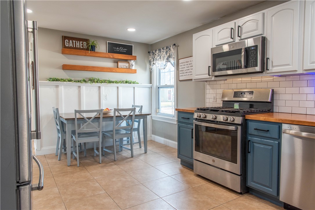 111 Woodhaven Road Pawtucket, RI 02861 - Photo 12 of 28 Gallery Image 12