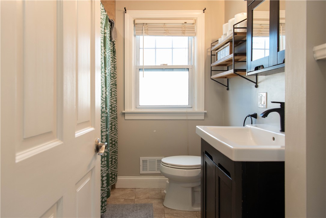 111 Woodhaven Road Pawtucket, RI 02861 - Photo 16 of 28 Gallery Image 16