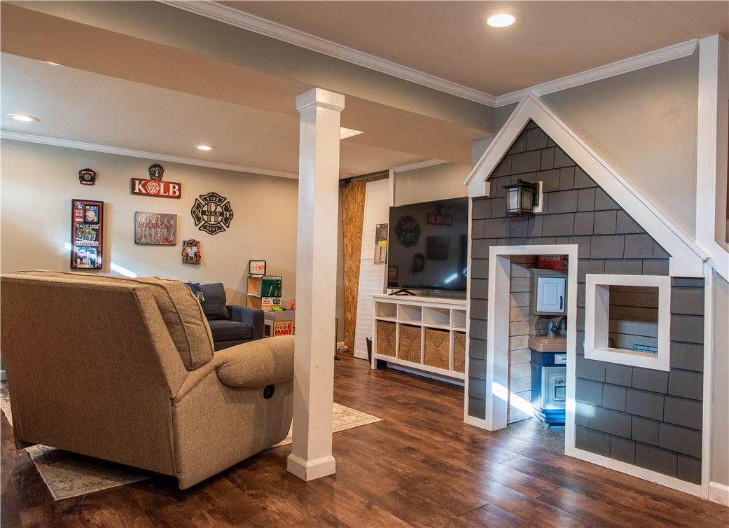 111 Woodhaven Road Pawtucket, RI 02861 - Photo 23 of 28 Gallery Image 23