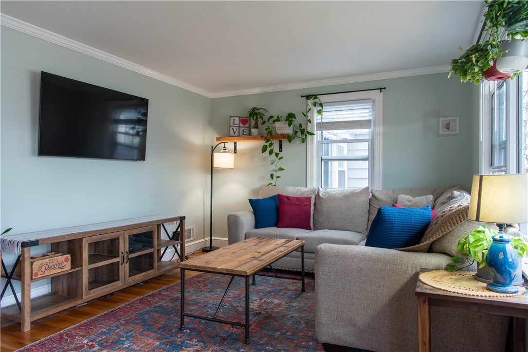 111 Woodhaven Road Pawtucket, RI 02861 - Photo 3 of 28 Gallery Image 3