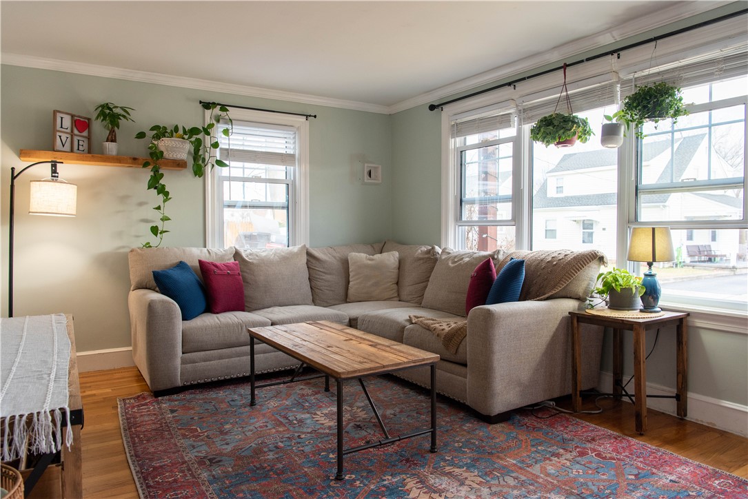111 Woodhaven Road Pawtucket, RI 02861 - Photo 4 of 28 Gallery Image 4