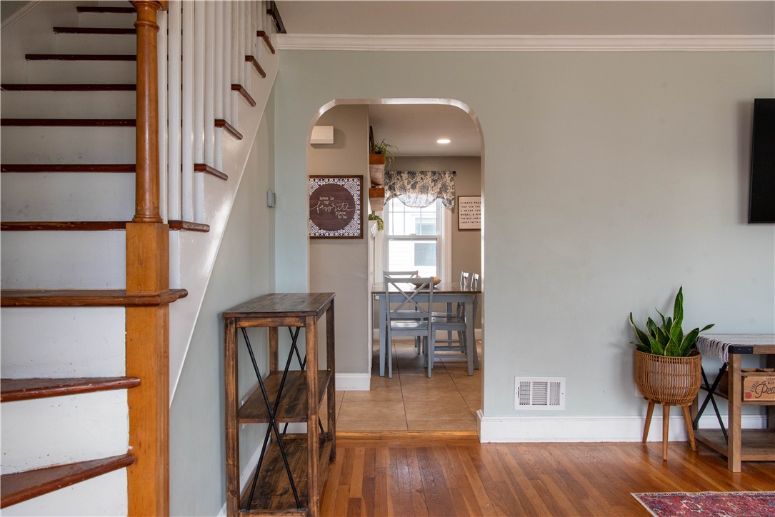 111 Woodhaven Road Pawtucket, RI 02861 - Photo 6 of 28 Gallery Image 6