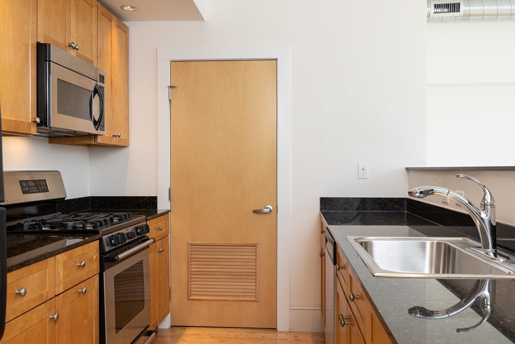 17 Ivaloo Street, Unit 9 Somerville, MA 02143 - Photo 8 of 23