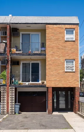 $1,950 | 119 Oakland Avenue, Unit 1, Jersey City, NJ 07306