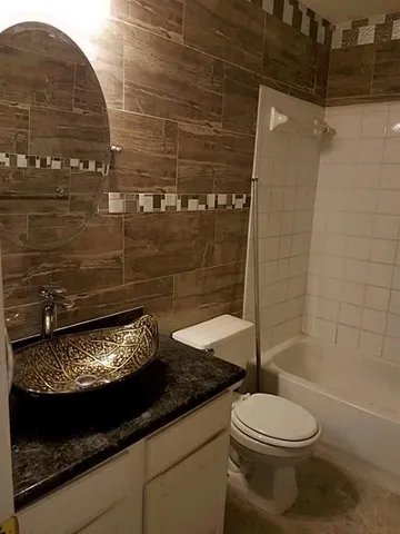 a close view of sink and tap