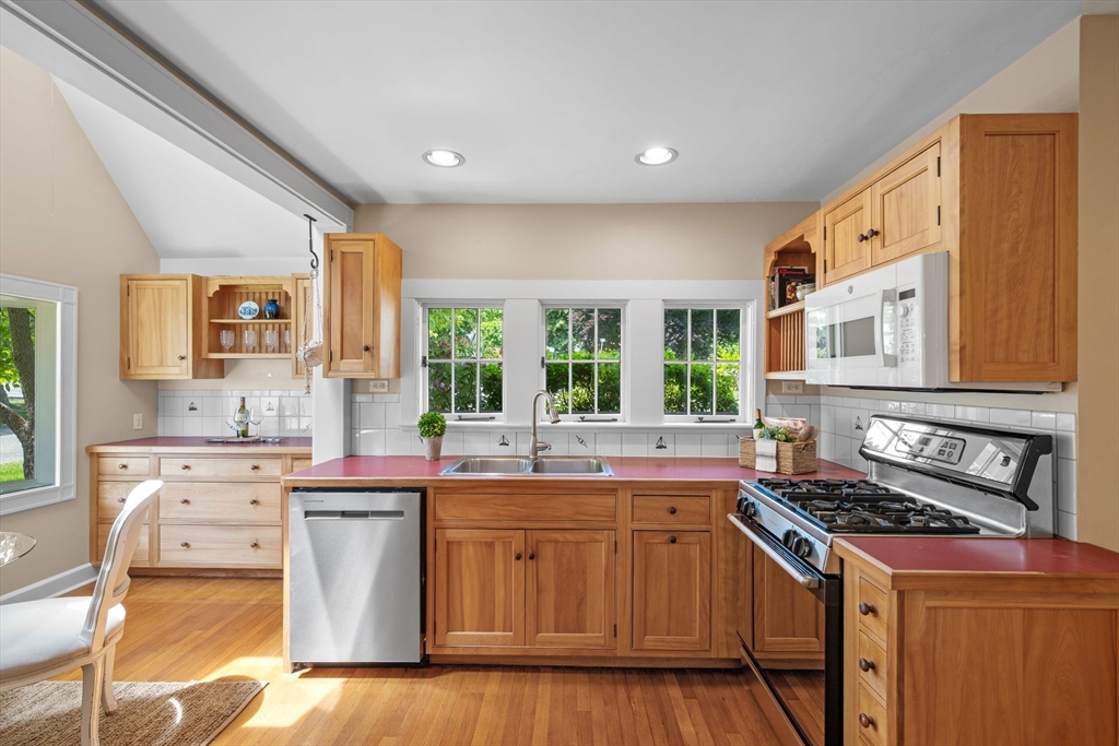 10 Charlotte Road Marblehead, MA 01945 - Photo 19 of 30