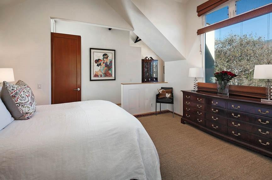 266 Santa Rosa Lane Santa Barbara, CA 93108 - Photo 7 of 15 SantaRosa266.MasterBedroom