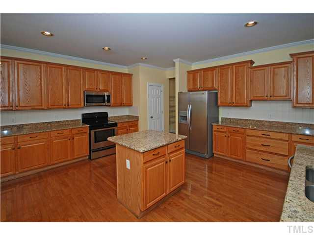 12308 Fieldmist Drive Raleigh, NC 27614 - Photo 9 of 25 Kitchen