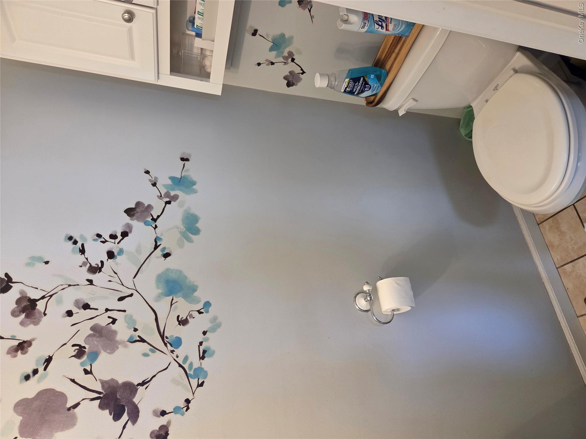49 Aveonis Court, Unit 49 Fishkill, NY 12524 - Photo 10 of 24 Pretty half bath on 1st floor