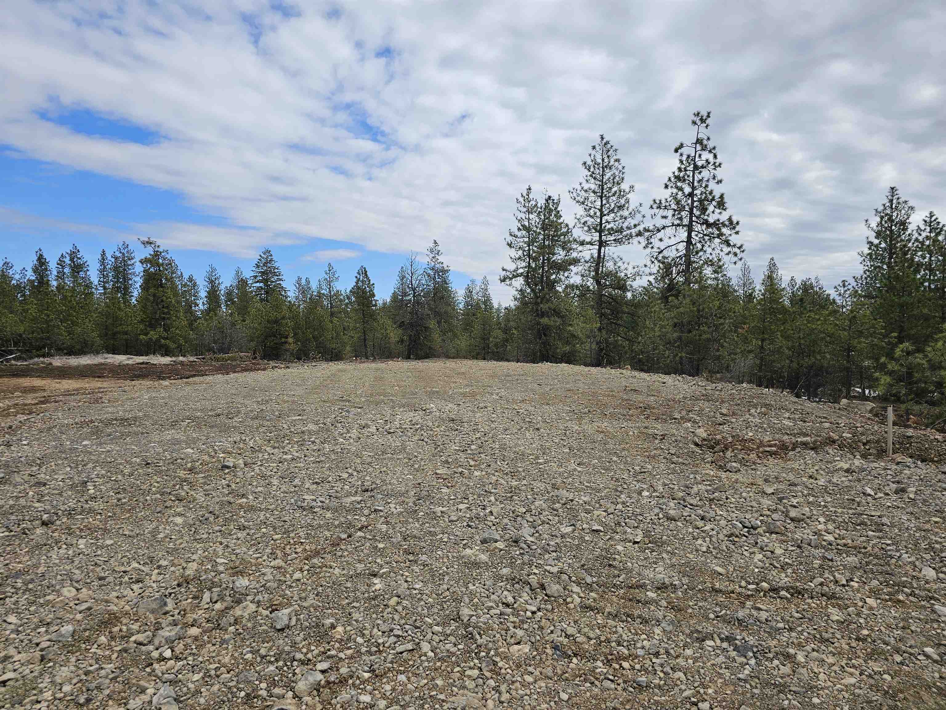 18324 West Burnett Road Nine Mile Falls, WA 99026 - Photo 4 of 34