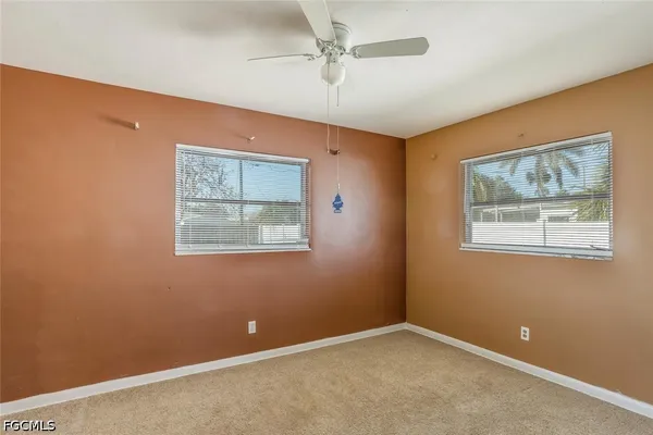 $2,300 | 806 Entrada Drive North, Fort Myers, FL 33919