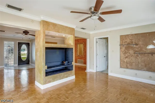 $2,300 | 806 Entrada Drive North, Fort Myers, FL 33919