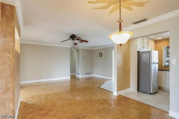 $2,300 | 806 Entrada Drive North, Fort Myers, FL 33919