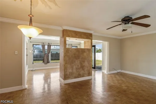 $2,300 | 806 Entrada Drive North, Fort Myers, FL 33919