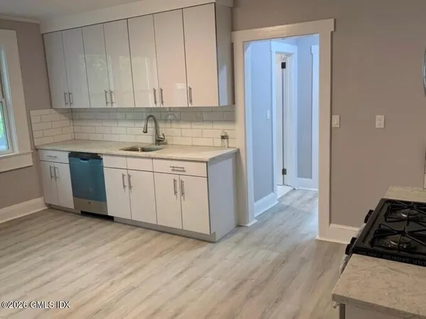 $2,985 | 113 South Water Street, Unit 4, Greenwich, CT 06830