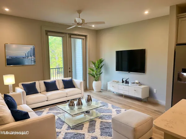 $204,900 | 2501 Bienville Boulevard, Unit 523, Ocean Springs, MS 39564