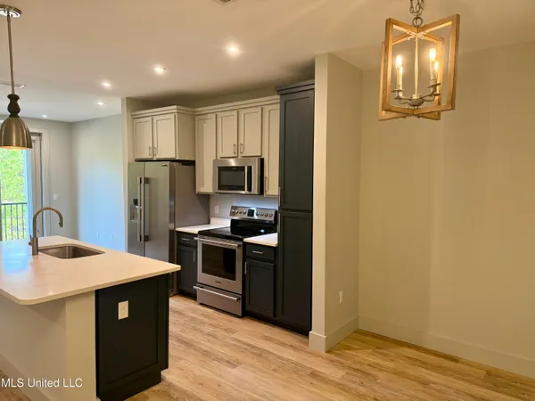 $204,900 | 2501 Bienville Boulevard, Unit 523, Ocean Springs, MS 39564