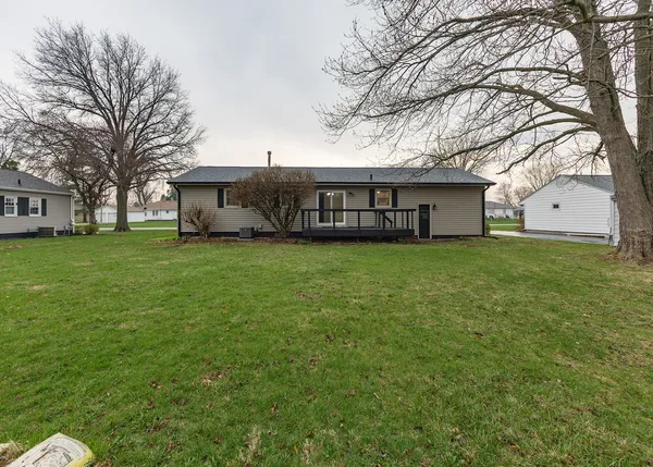 $215,000 | 1109 14th Avenue, Orion, IL 61273