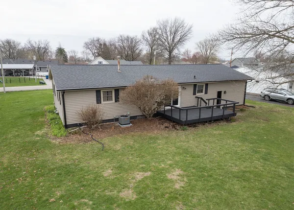 $215,000 | 1109 14th Avenue, Orion, IL 61273