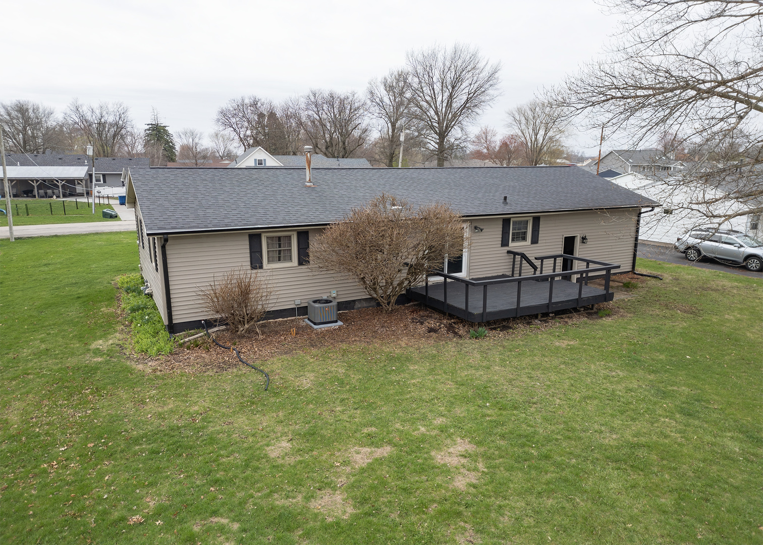 1109 14th Avenue Orion, IL 61273 - Photo 32 of 37 a backyard of a house with table and chairs
