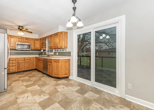 $215,000 | 1109 14th Avenue, Orion, IL 61273