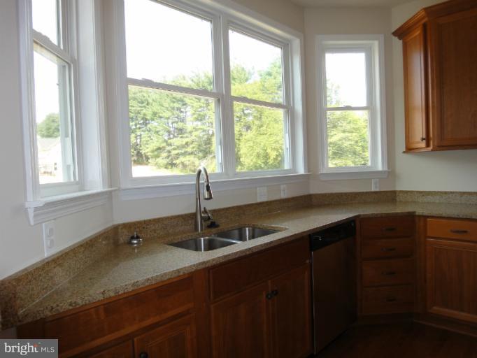 5686 Trotter Road Clarksville, MD 21029 - Photo 9 of 28 Kitchen