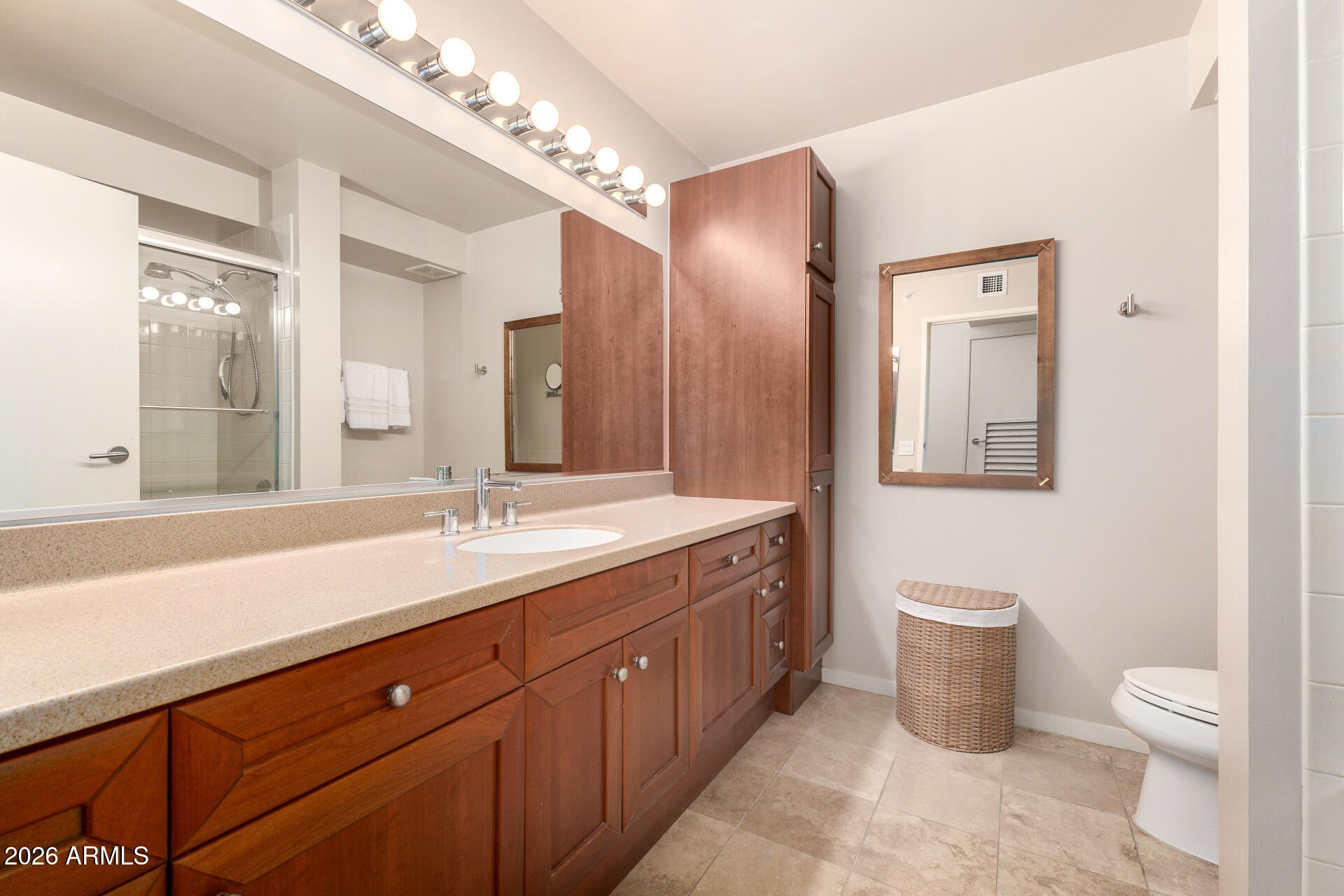 4808 North 24th Street, Unit 1402 Phoenix, AZ 85016 - Photo 8 of 38 Primary Bathroom