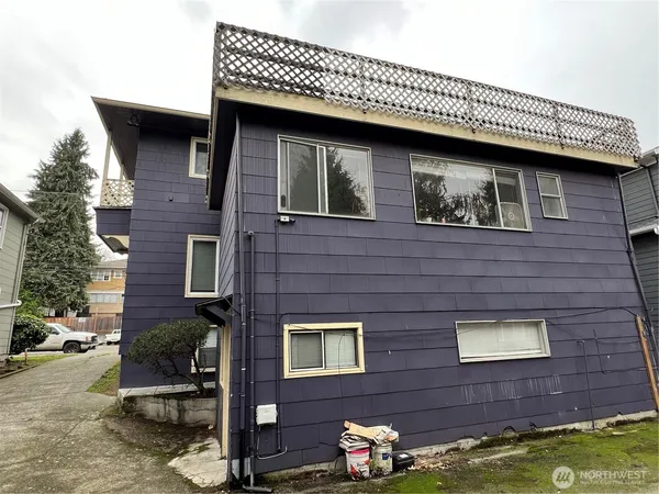 $1,450,000 | 5026 20th Avenue Northeast, Seattle, WA 98105