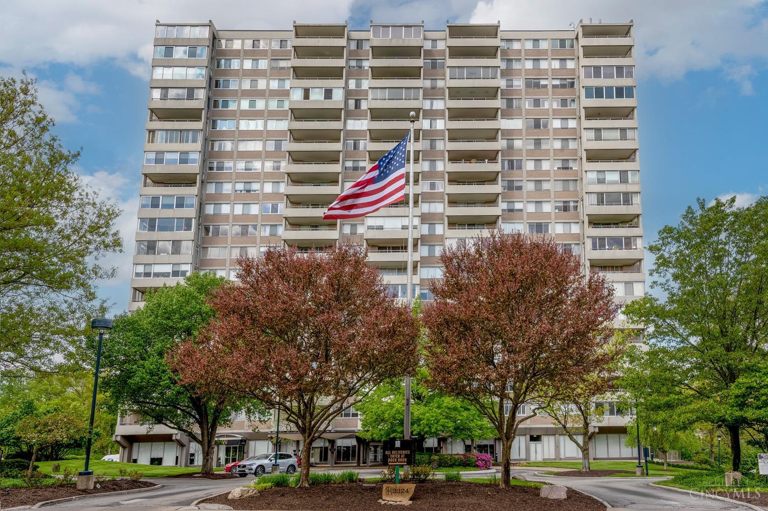 2324 Madison Road, Unit 302 Cincinnati, OH 45208 - Photo 1 of 39 Gallery Image 1
