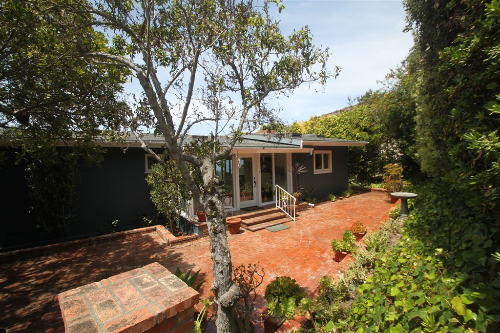 1516 Kearsarge Road La Jolla, CA 92037 - Photo 3 of 25