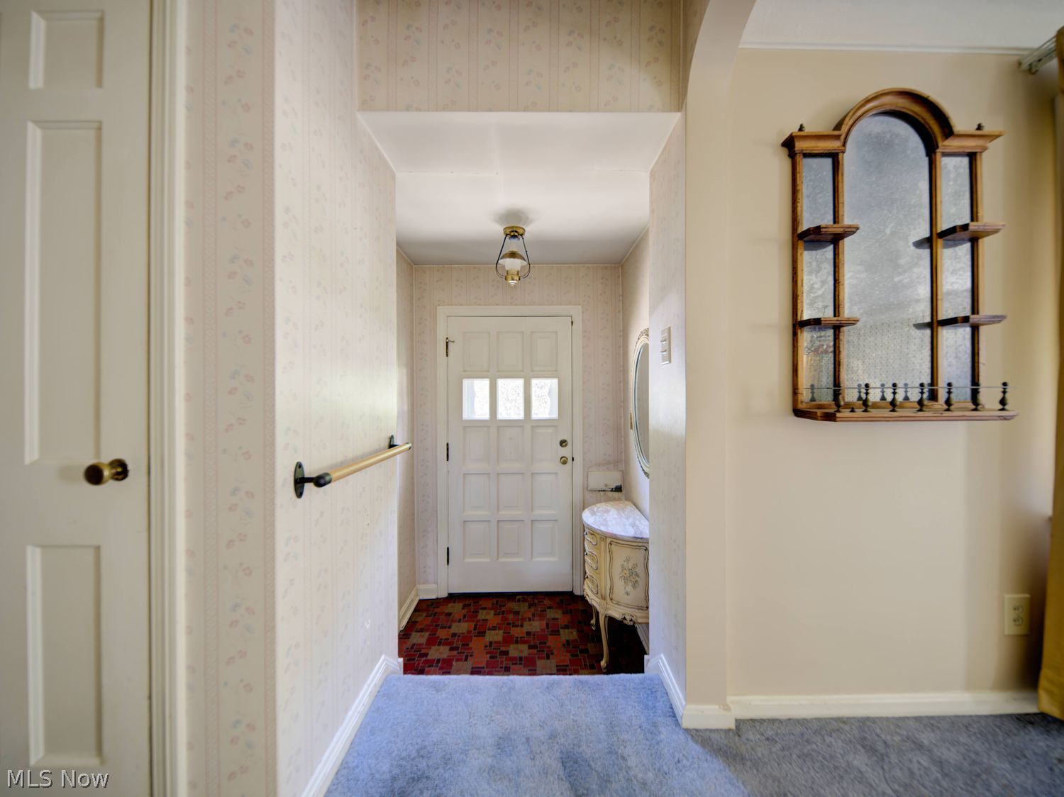1382 Clearview Road Lyndhurst, OH 44124 - Photo 5 of 42 Gallery Image 5