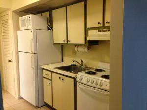 608 Northwest 13th Street, Unit 12 Boca Raton, FL 33486 - Photo 2 of 9 KITCHEN
