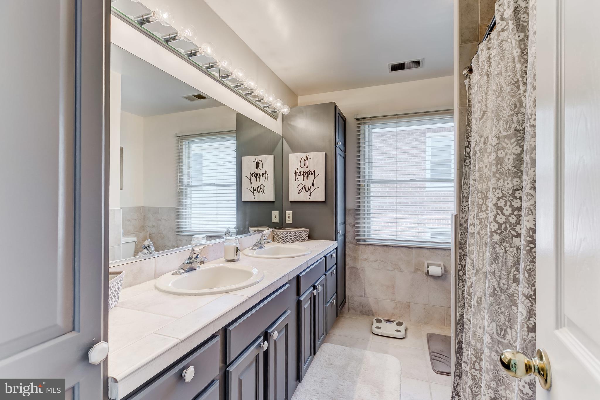 2114 Riverview Road Baltimore, MD 21221 - Photo 26 of 29 SPACIOUS FULL BATH