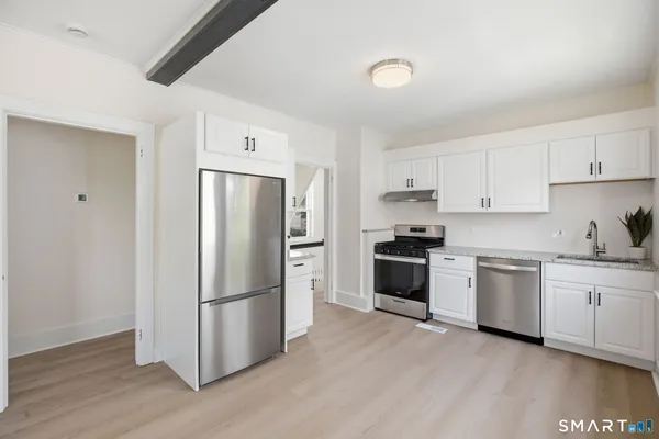 $3,499 | 84 Sherwood Place, Unit 2, Greenwich, CT 06830