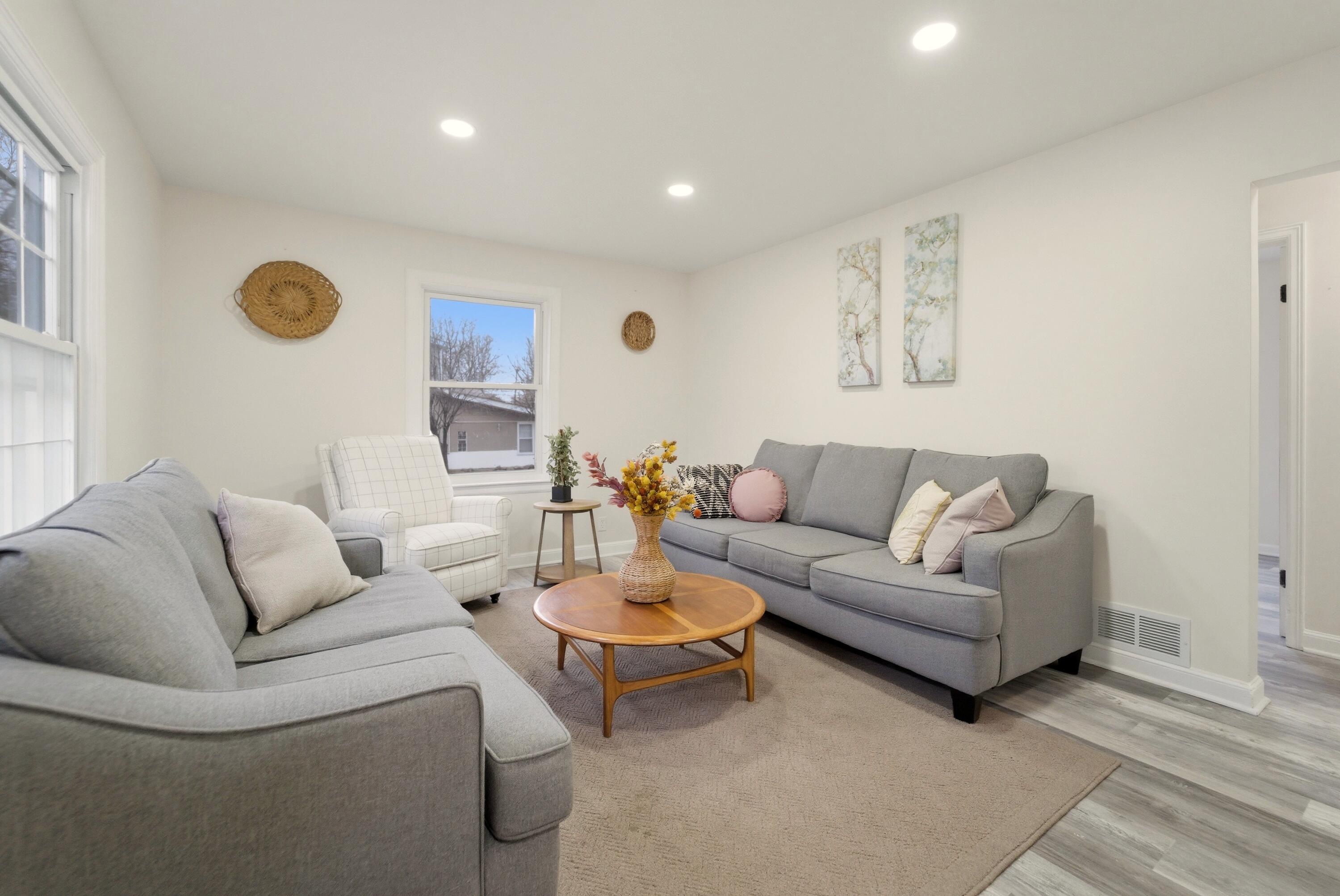 747 North Lafayette Street Griffith, IN 46319 - Photo 2 of 31 a living room with furniture and a couch