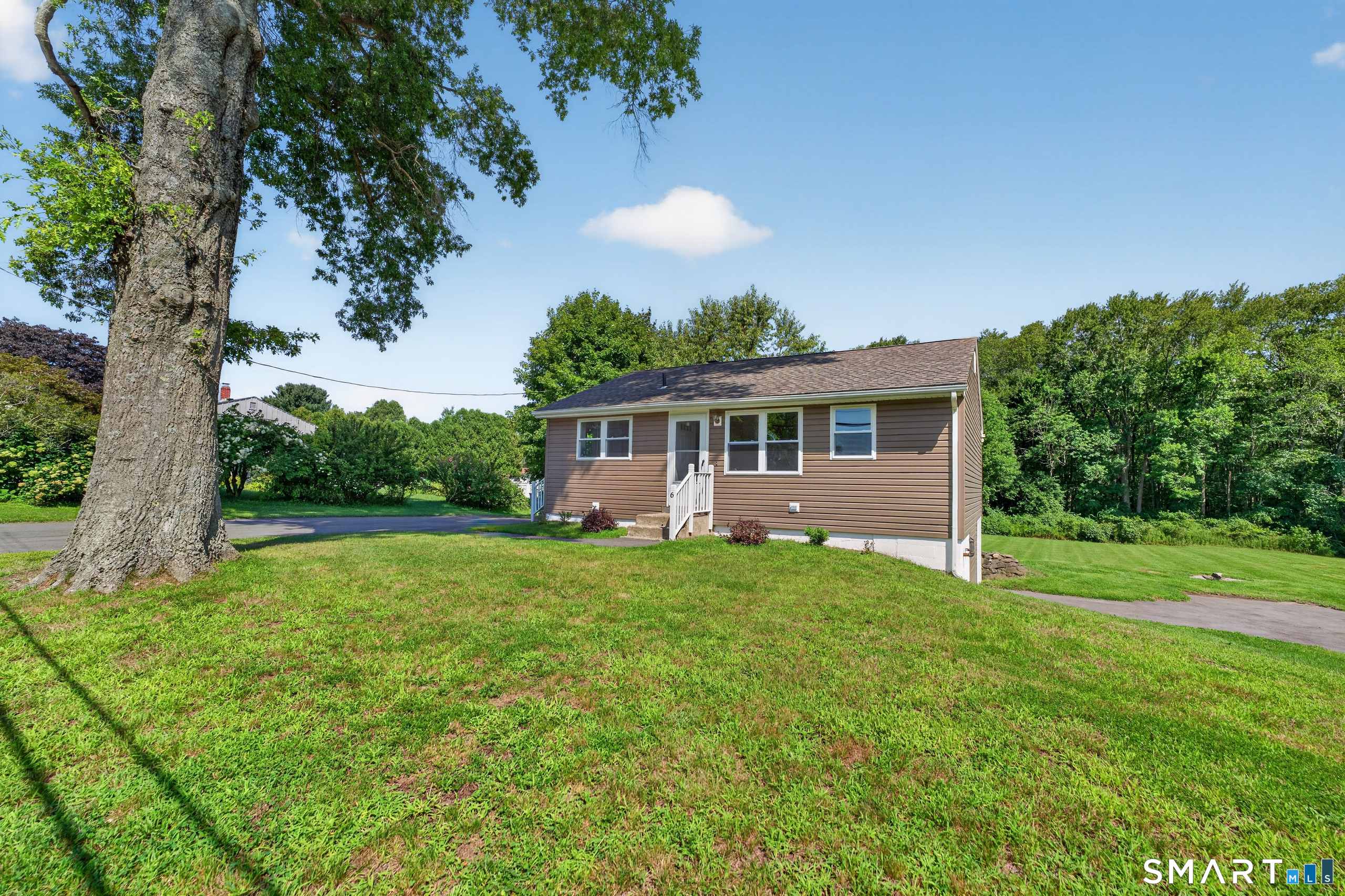 6 White Plains Road Norwich, CT 06360 - Photo 27 of 39 Gallery Image 27