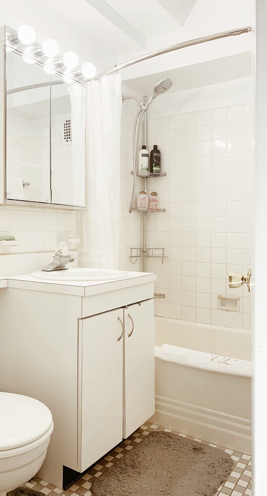 140 East 56th Street, Unit 12J Manhattan, NY 10022 - Photo 14 of 15