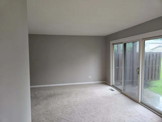 $200,000 | 5850 Fresno Court, Unit A, Hanover Park, IL 60133