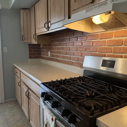 $200,000 | 5850 Fresno Court, Unit A, Hanover Park, IL 60133