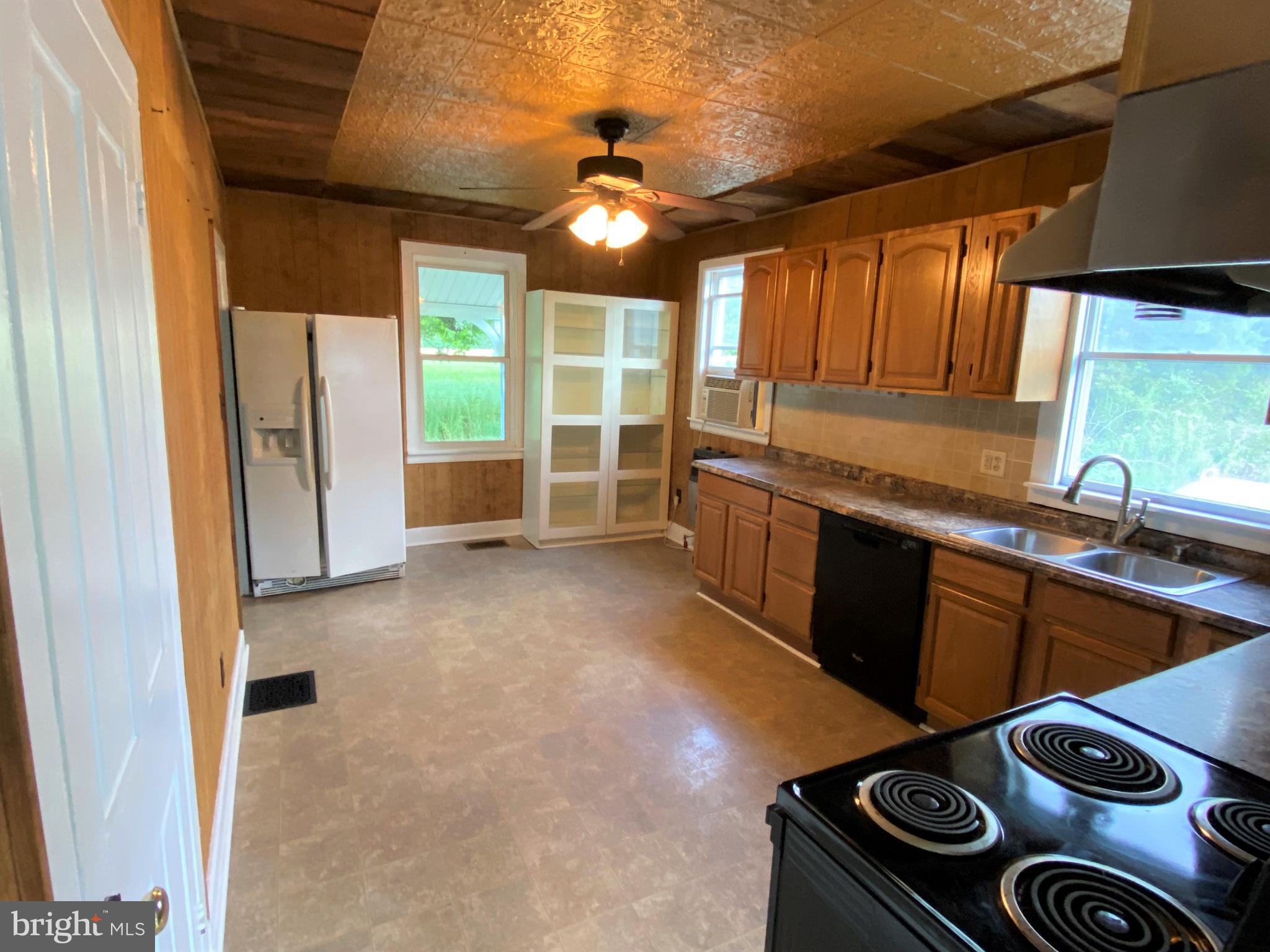 1460 Allentown Road Quakertown, PA 18951 - Photo 4 of 12 Gallery Image 4