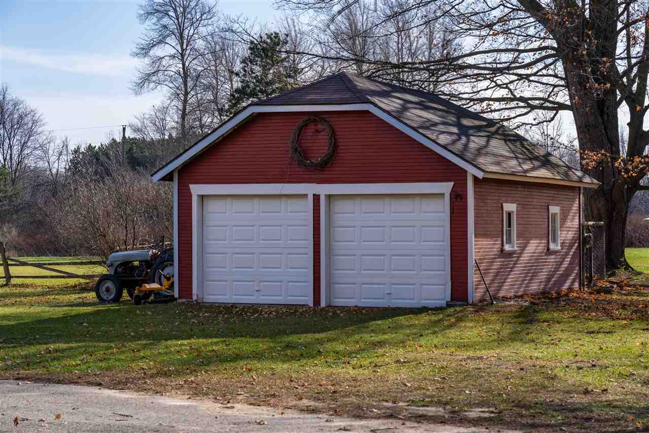338 North Rolland Road Weidman, MI 48893 - Photo 6 of 31 1882117-5.JPG