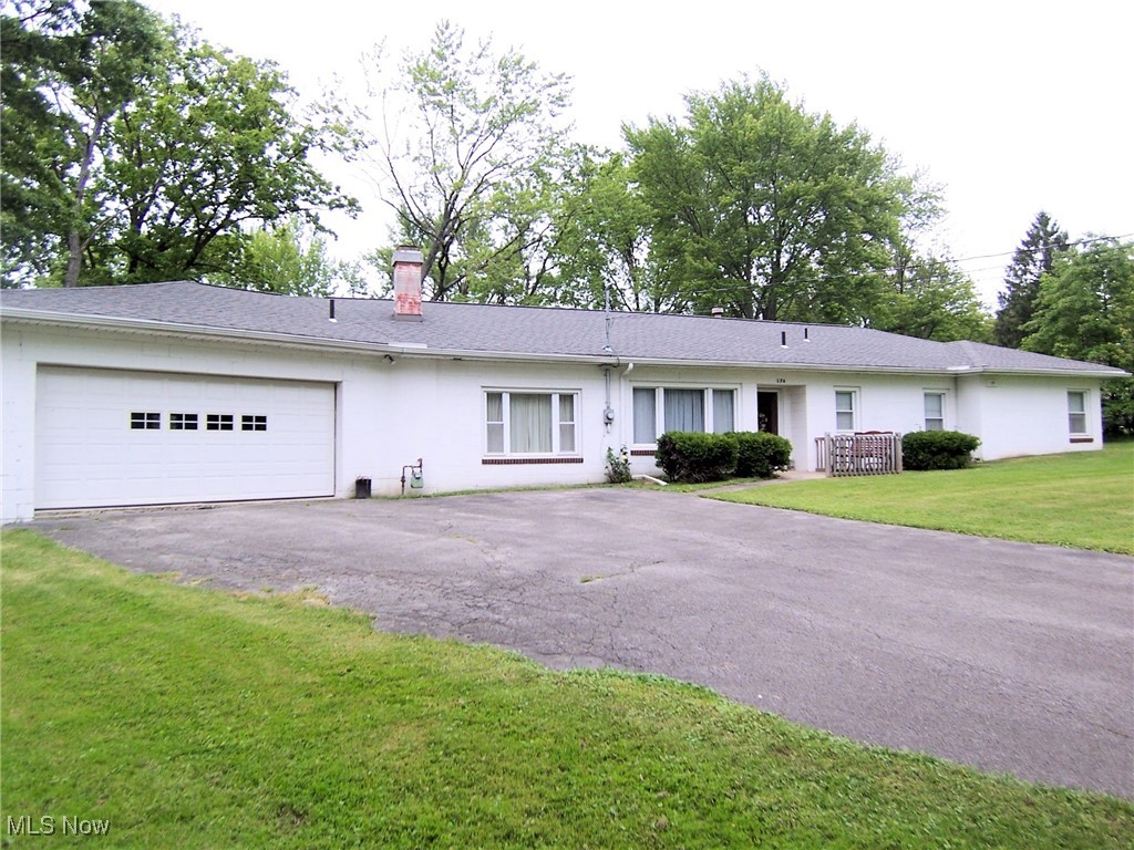174 Mathews Road Youngstown, OH 44512 - Photo 2 of 31 Front of home