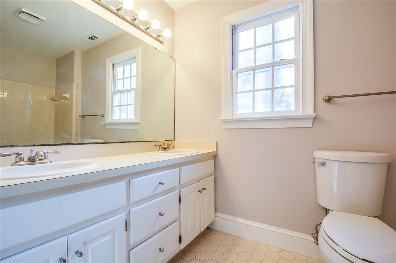 4405 Tetbury Place Raleigh, NC 27613 - Photo 9 of 16 Photo 9