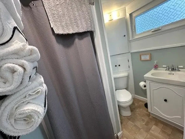 $1,400 | 14 Hamel Road, Sunapee, NH 03782